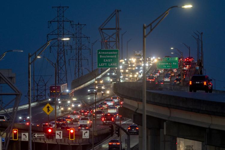 NO.mayorlights.020426.1141.JPG