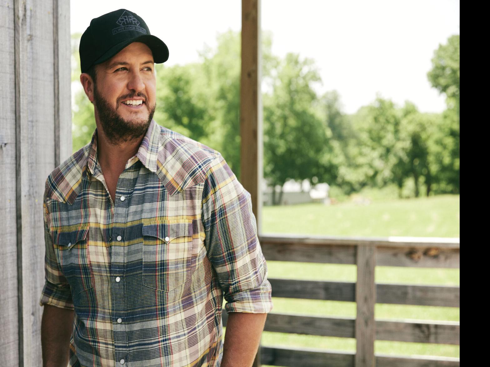 WATCH: Luke Bryan & Riley Green Perform Medley Of Classic Country