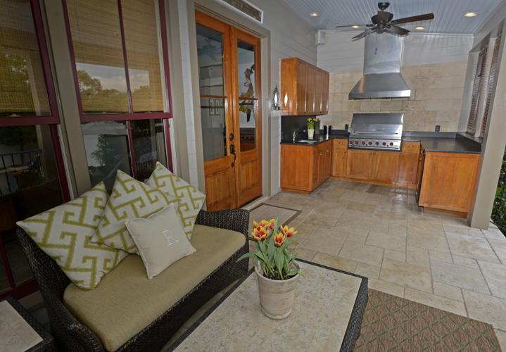 Sidebyside Beauregard Town houses converted to one great living space