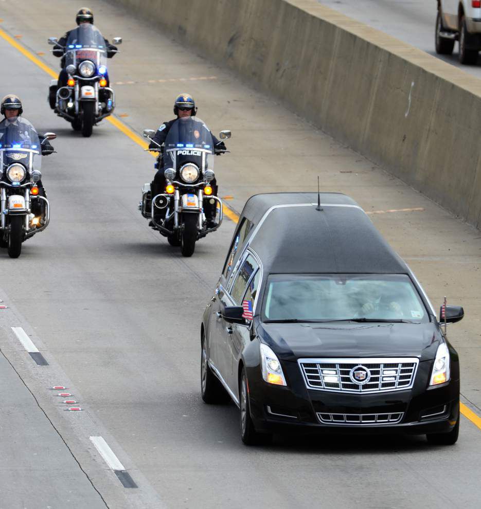 Guardsman’s body transferred to Lafayette cemetery _lowres
