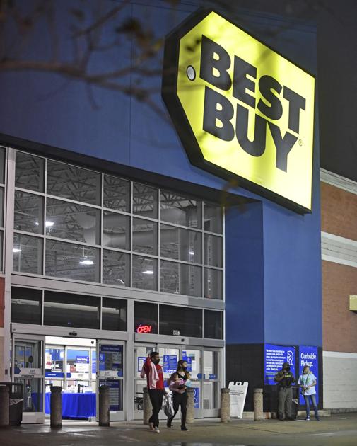 Best Buy expected to close more locations in 2021 as sales shift more