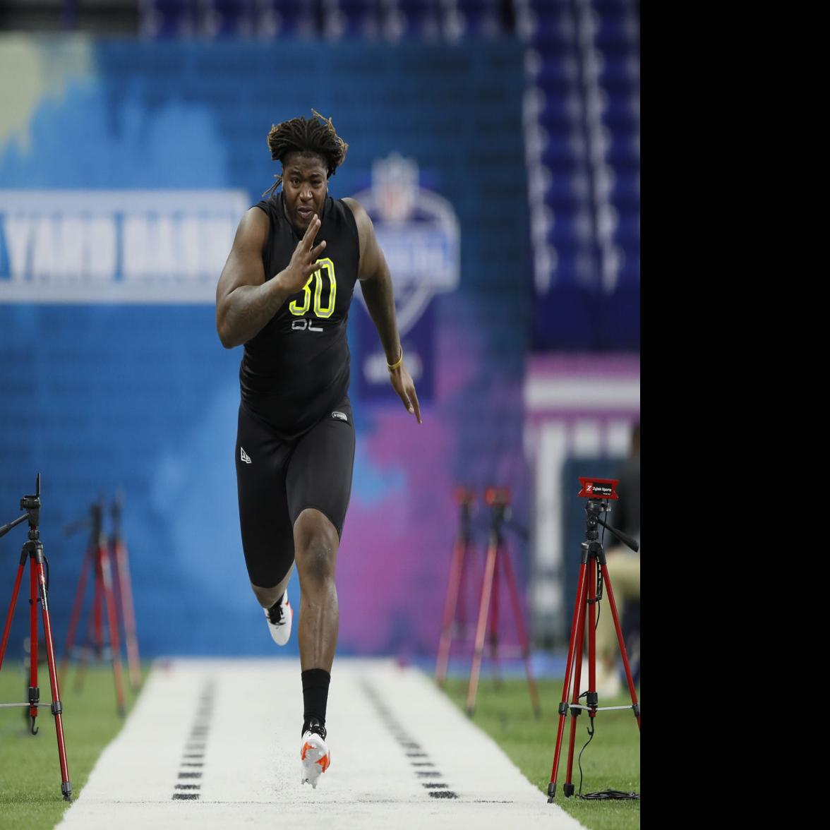 Lsu S Damien Lewis Kicks Off Nfl Combine With 40 Yard Dash