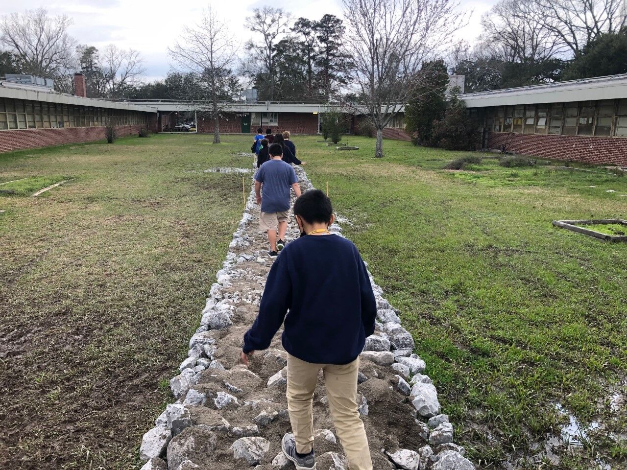 Glasgow Midde students build Roman road with Roman tools | Education |  theadvocate.com