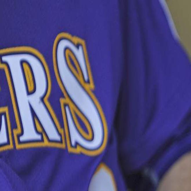 Duck Dynasty Star Jase Robertson Gives Lsu Baseball Team A Pregame Speech Lsu Theadvocate Com