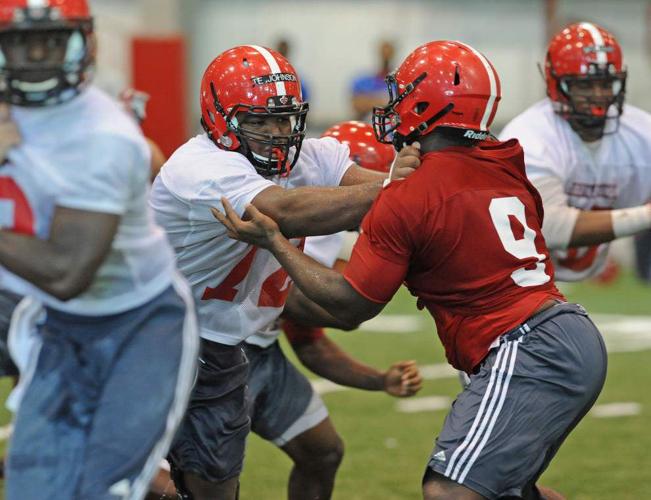 Terry Johnson named starting center, Donovan Williams starting guard UL Ragin' Cajuns
