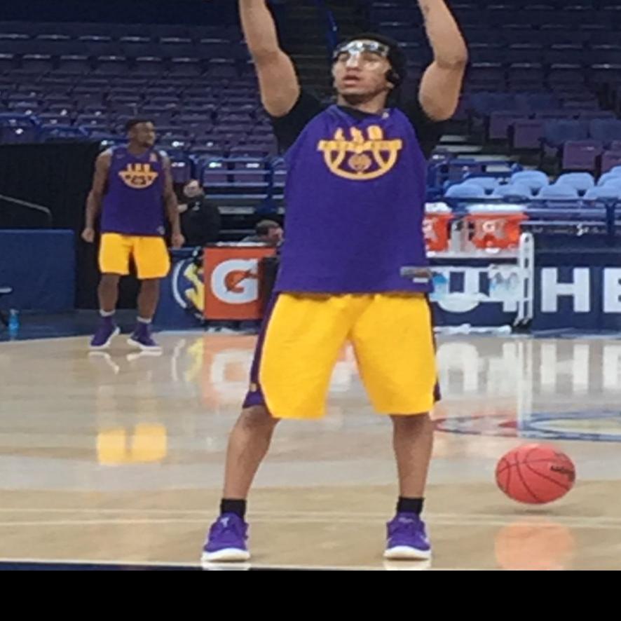 Lsu Point Guard Tremont Waters Has Broken Nose Practices With