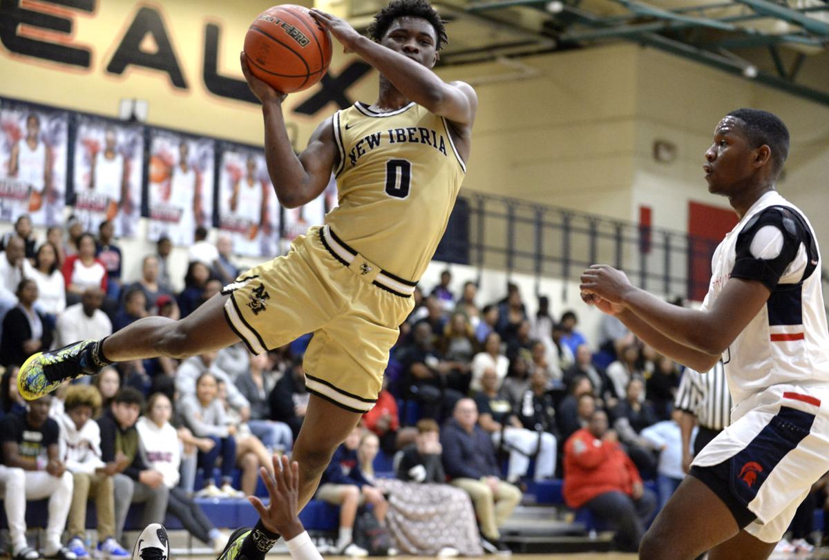 Behind Tre Harris Comeaux Outlasts New Iberia In Double Overtime