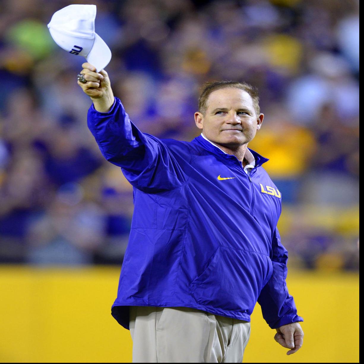 Les Miles To Return To Lsu S Tiger Stadium For Ceremony Honoring