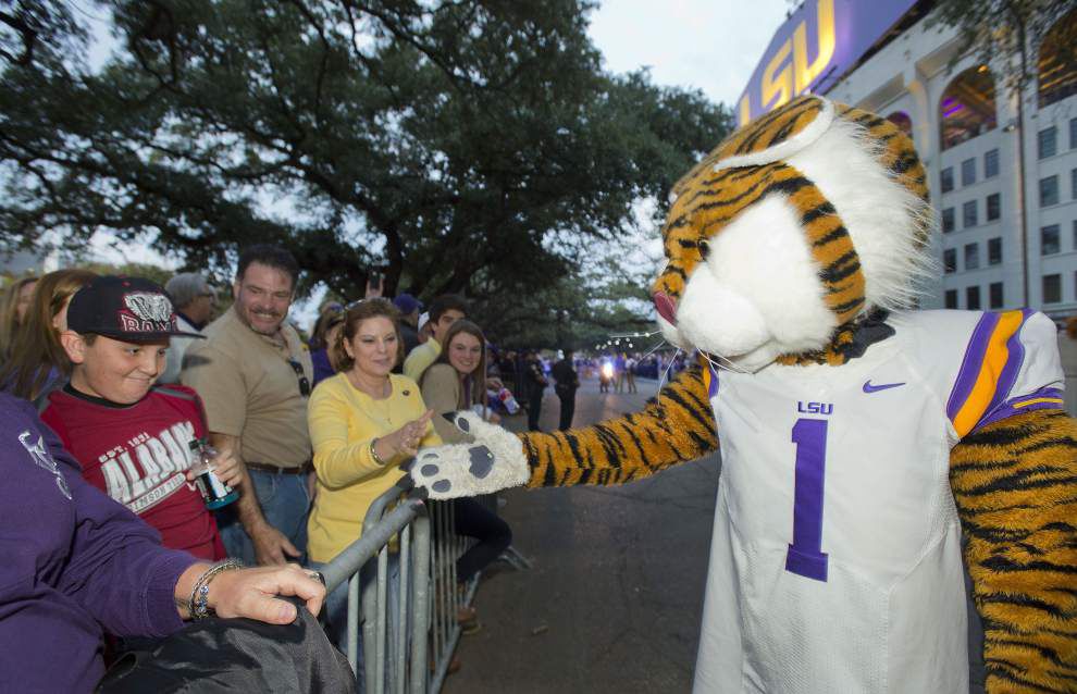 Photos: Alabama defeats LSU in OT _lowres