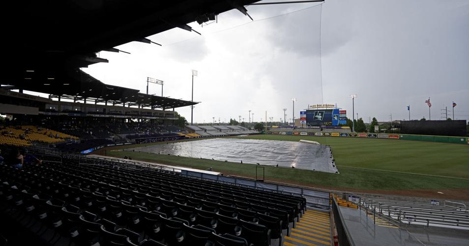 Cold and rain postpones Tuesday's LSU baseball game vs. Nicholls