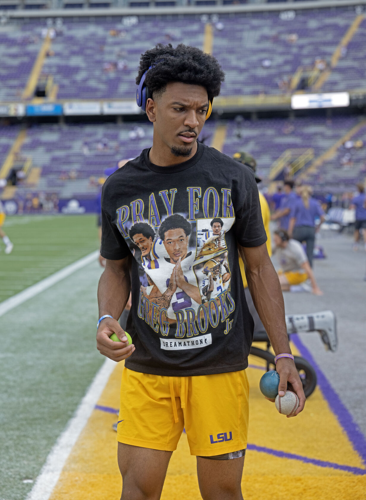 LOOK: LSU RB Logan Diggs Wears 'Pray For Greg Brooks' Shirt