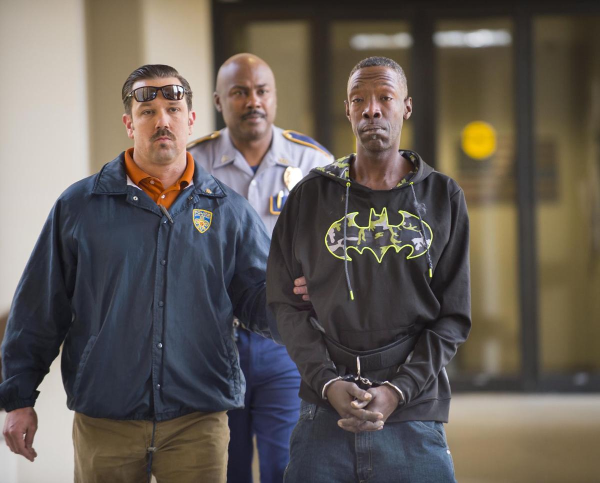 Accused Baton Rouge bank robber to be retried; splitjury verdict, 160