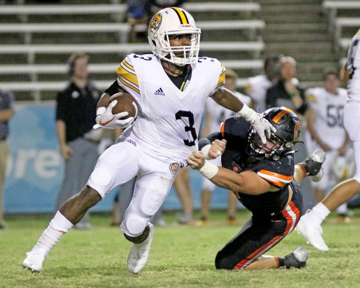 U High Too Much For Catholic In 41 21 Romping At Memorial Stadium High School Sports Theadvocate Com