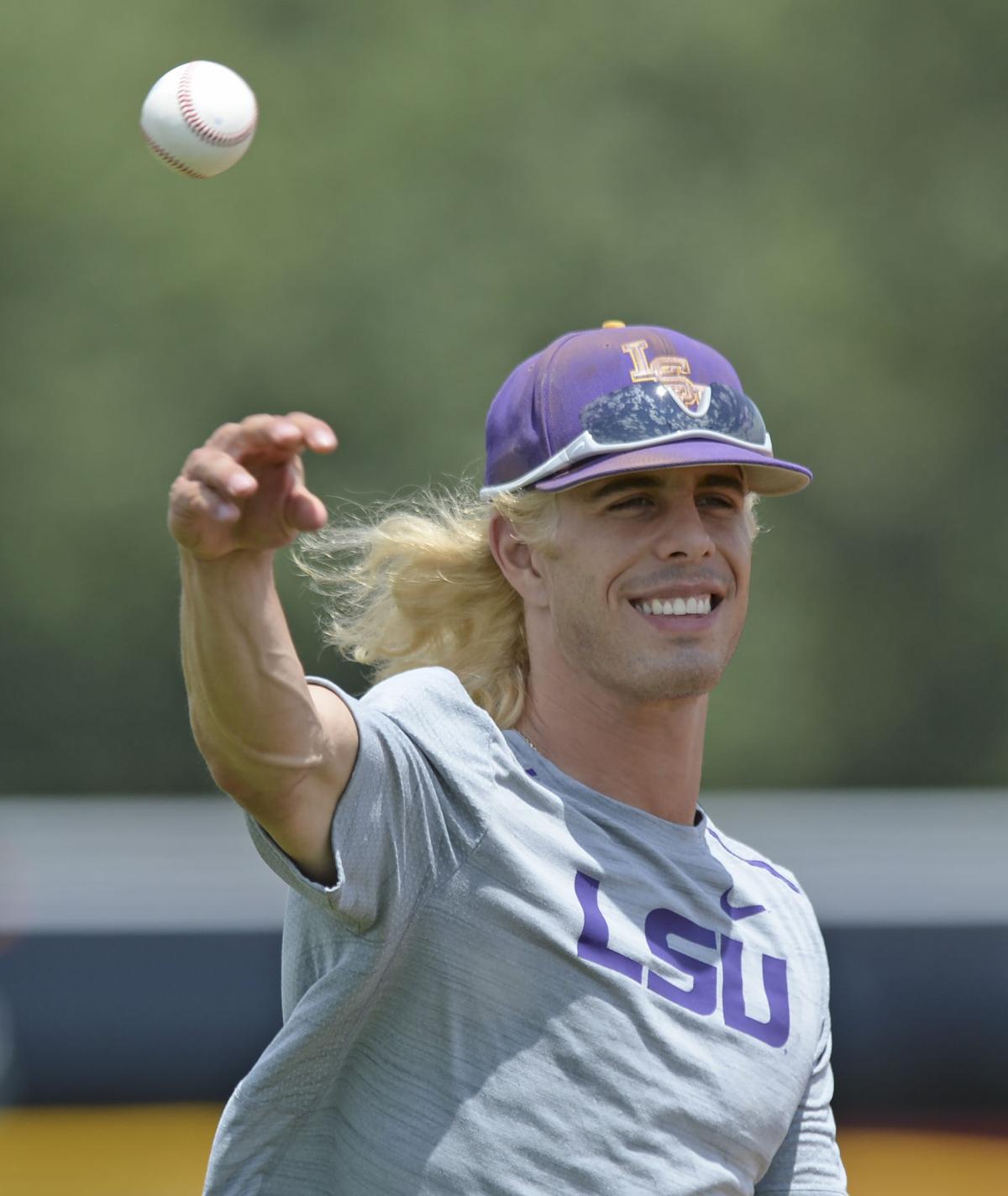 CWS notebook: LSU's 'fuddy-duddy' coach allows players wild hair to