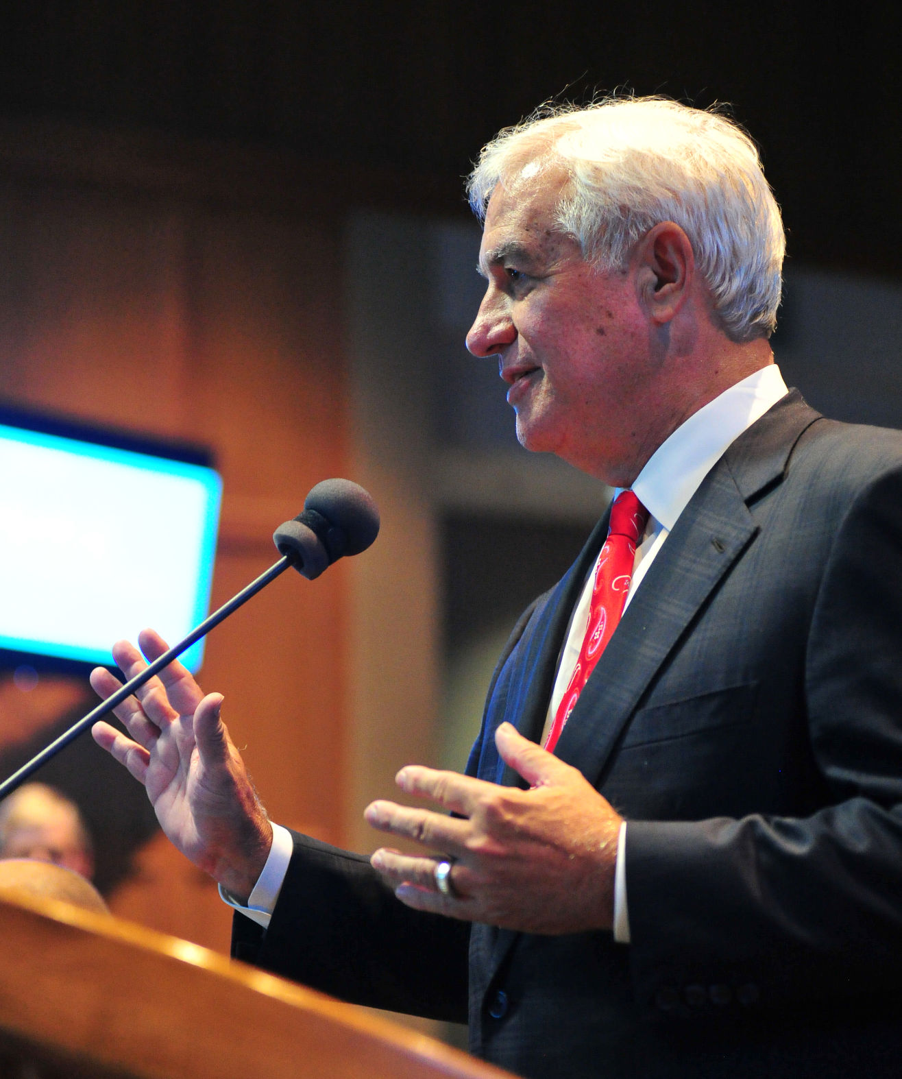 Baton Rouge businessman donates $60,000 to pay for home internet for 1,000 families in town