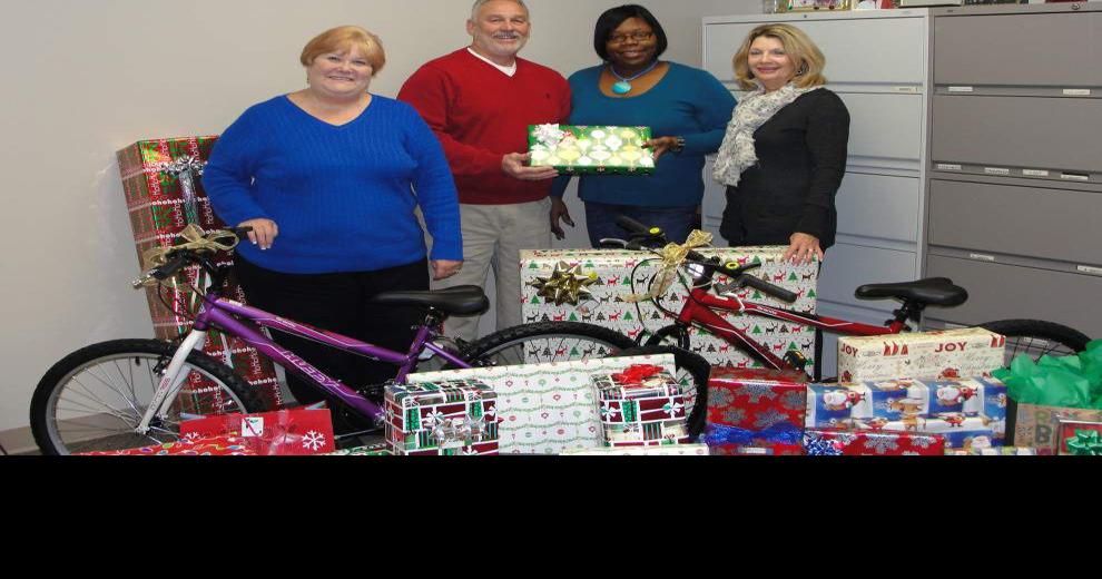 Tangipahoa assessor’s office gives back for Christmas Communities