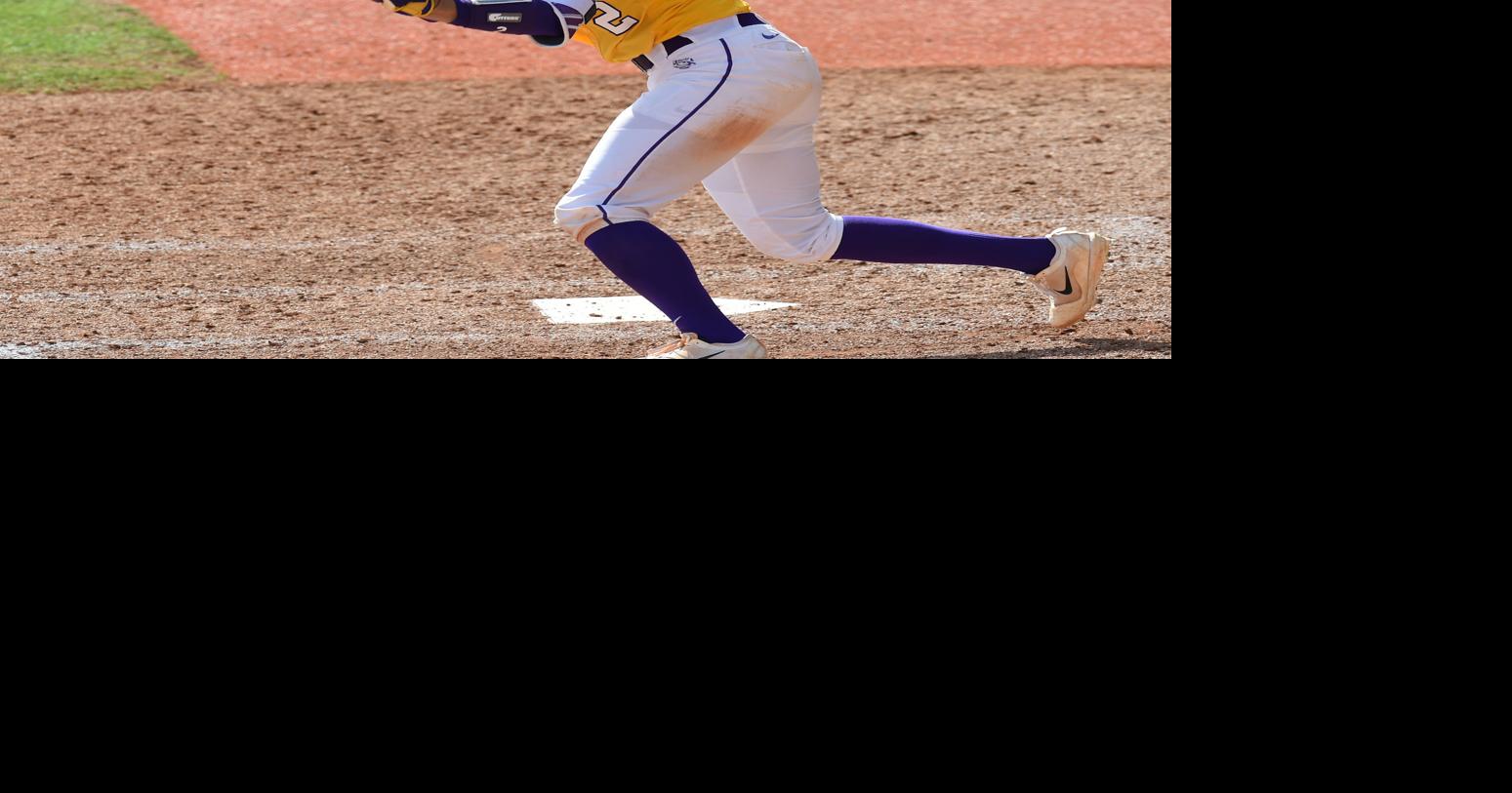 Twoout hitting, shutdown pitching propel LSU softball to 52 victory