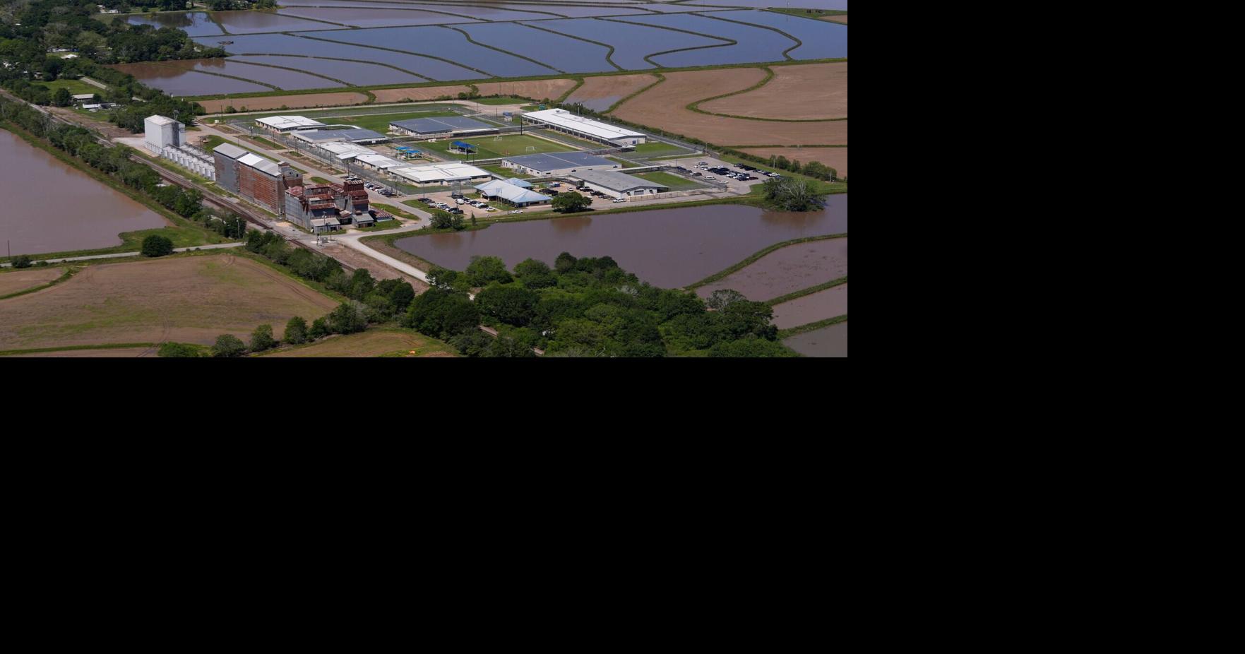 Letters: Anyone who wants citizenship must follow the law