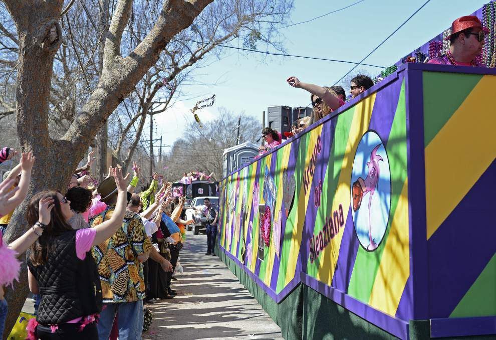 Baton Rouge police investigate officers on Spanish Town float that