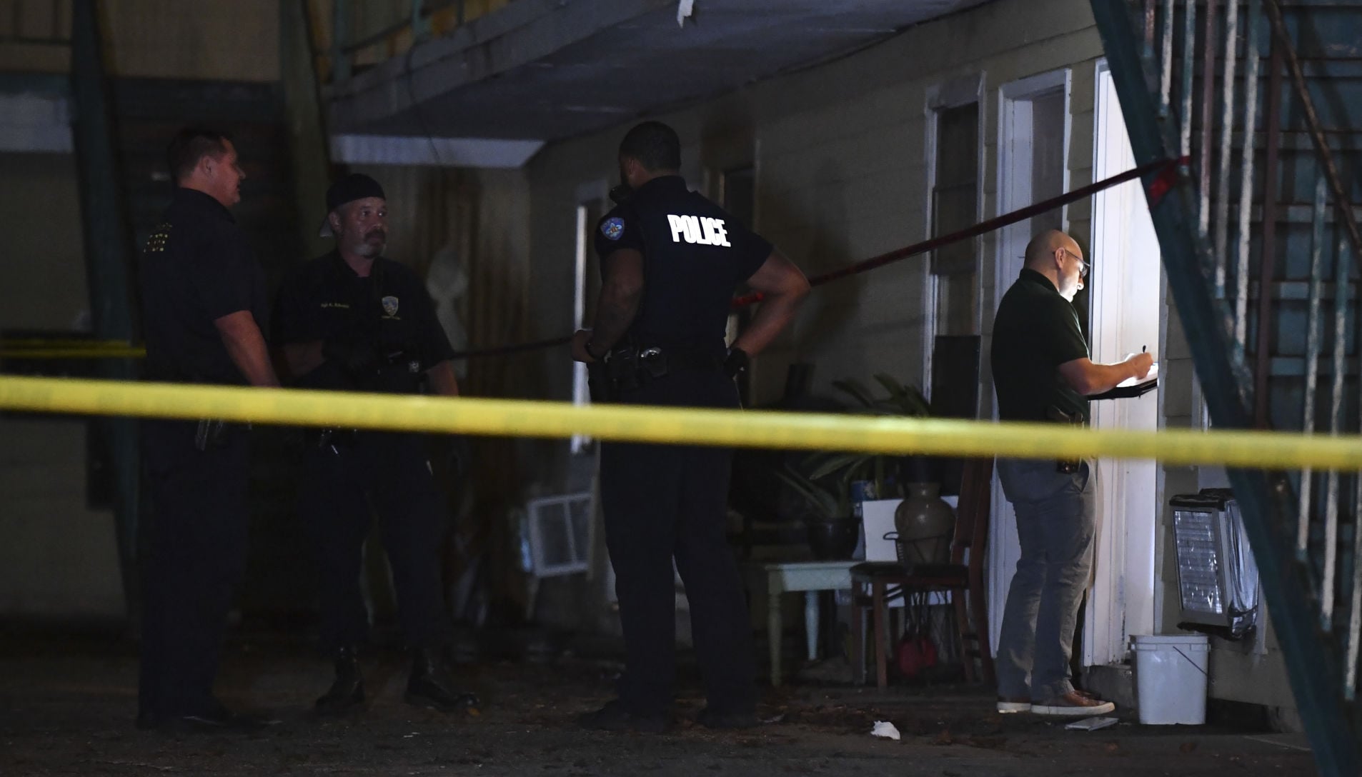 Two killed in double shooting at apartment complex on Tigerland Avenue ...