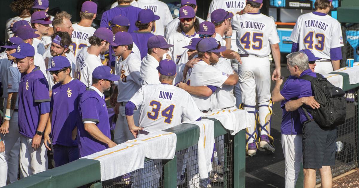 Watch: Announcer congratulates Paul Mainieri on the end of his career ...