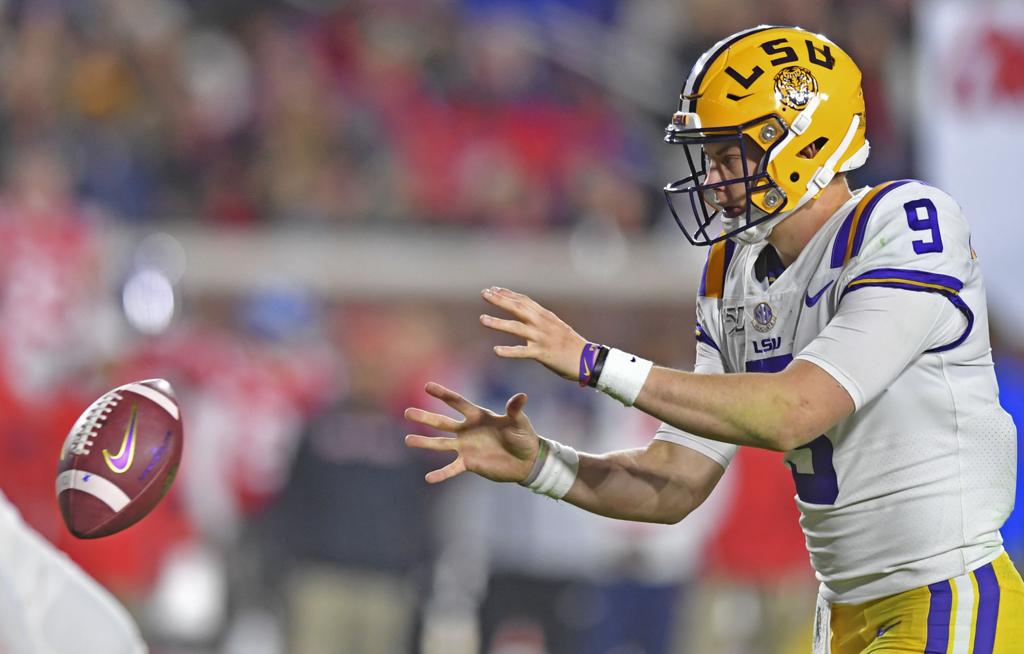 Joe Burrow Sets Lsu Single Season Record For Passing Yards Tigers