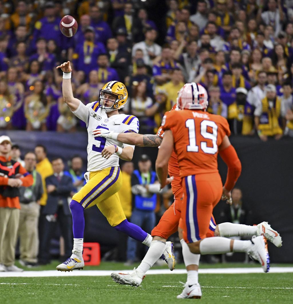 Joe Burrow: LSU QB celebrates national title with cigar