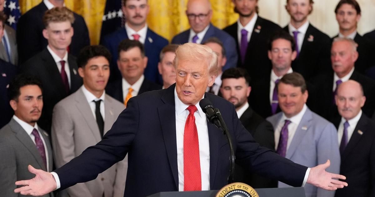 Letters: Glittering decor at White House is out of touch
