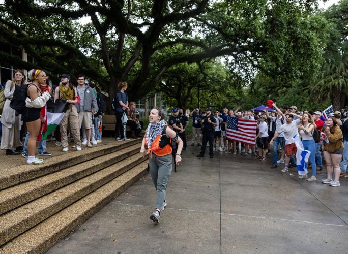 BR.lsuprotest.050424
