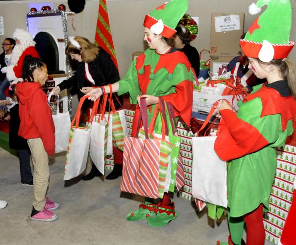 Gonzales lights up Jambalaya Park, Santa Ascension