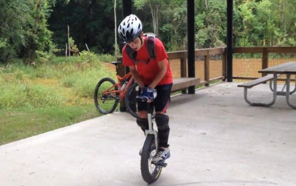 Central teen is a wonder on one wheel _lowres
