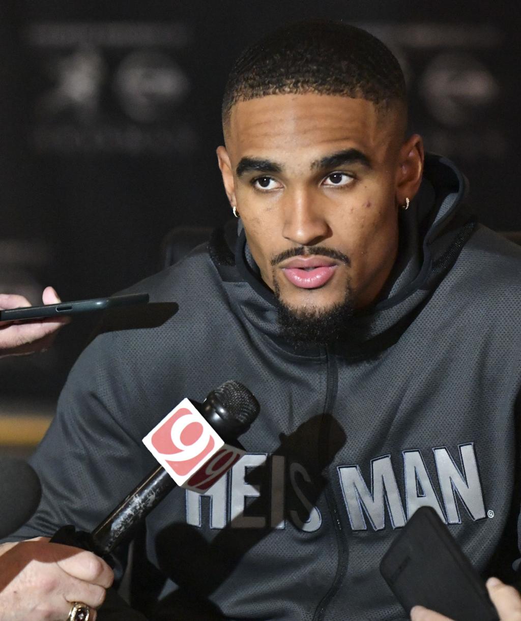 Rabalais Lsu Has The Better Team But It Better Guard Against Tiger Killer Jalen Hurts Lsu Theadvocate Com