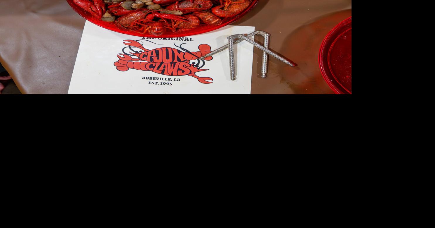 Do Louisiana Cajuns keep biggest crawfish for themselves? We took a crawfish road trip to find out.