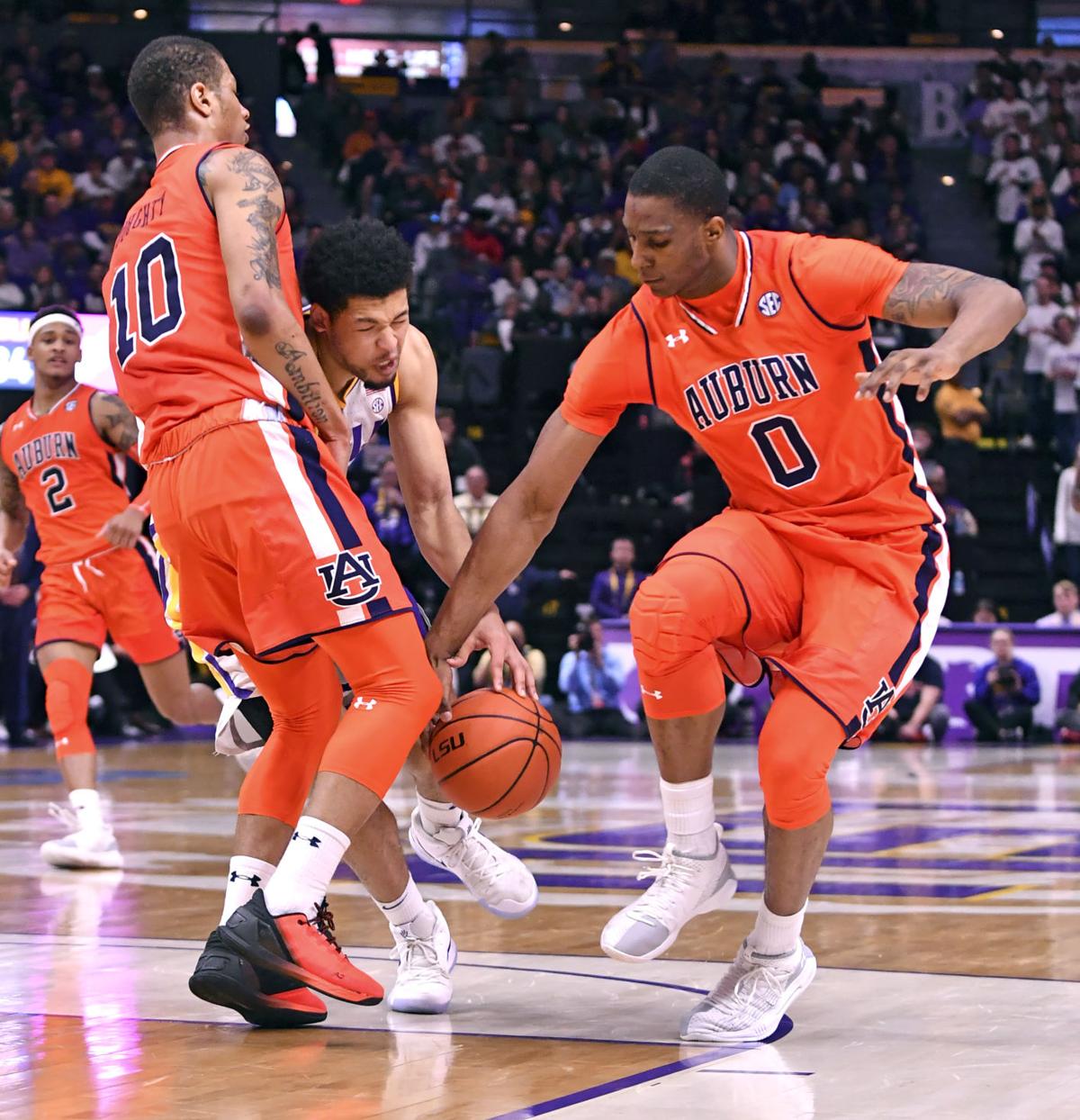 lsuauburnbasketball.021019 HS 1912.JPG