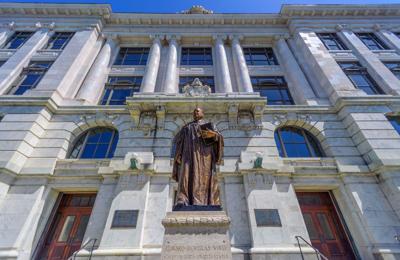 BR.capitolstatues.081917.002.JPG (copy)