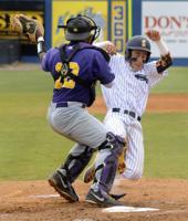 Southern hitters show patience and aggression in routing Prairie View 16-5 _lowres