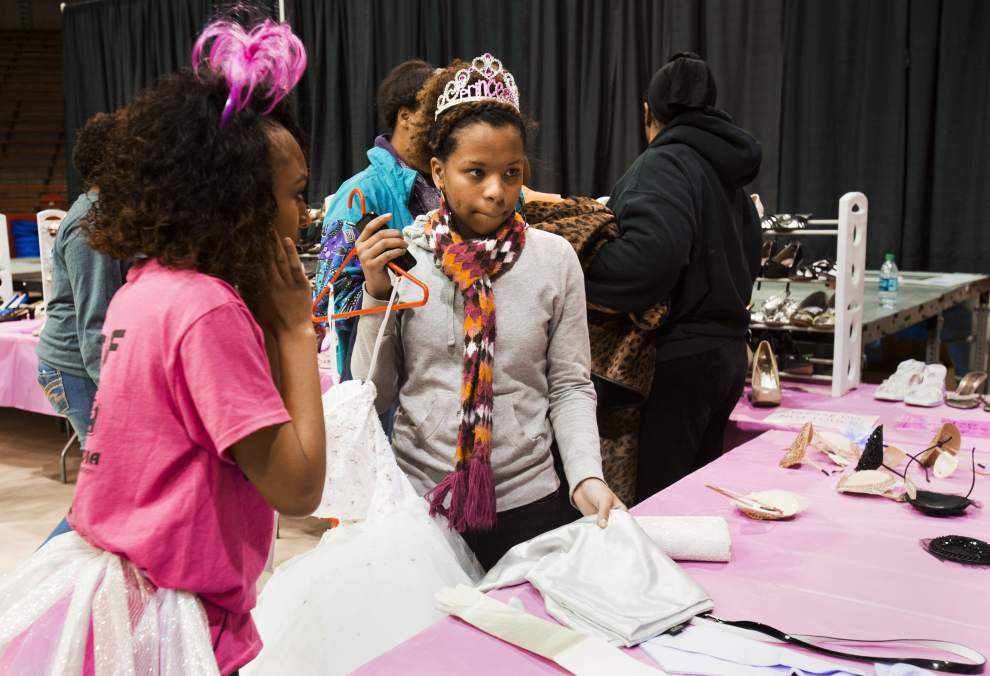 ‘Cinderella Project’ in Lafayette draws hundreds in search of perfect prom dress _lowres