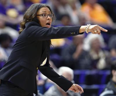 Lsu Board Of Supervisors Approves 3 Year Extension For Women S Basketball Coach Nikki Fargas Lsu Theadvocate Com