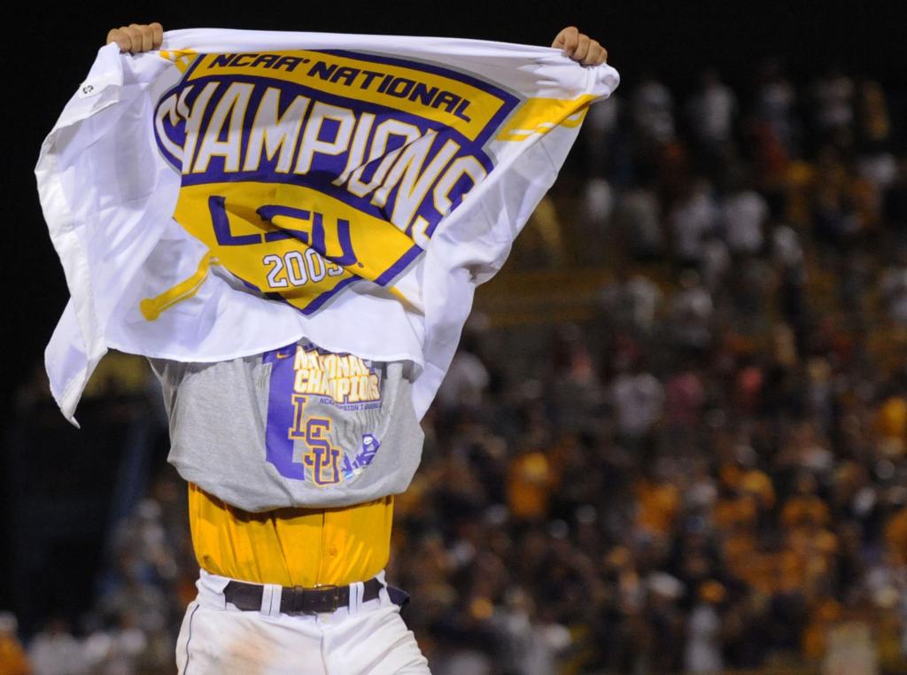 Photos: Dog-piling Florida State celebrates on LSU's home field, punches  ticket to Omaha, Photos