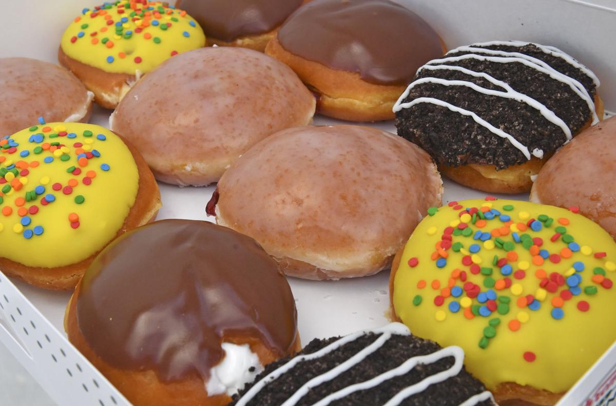 Krispy Kreme Is Back In Baton Rouge Here S When You Can Roll