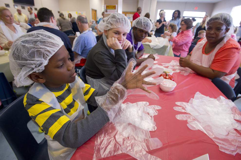 Photos: Thanksgiving at Society of St. Vincent de Paul _lowres
