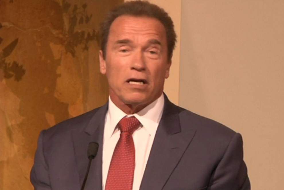 Schwarzenegger reveals Austrian artist portrait _lowres