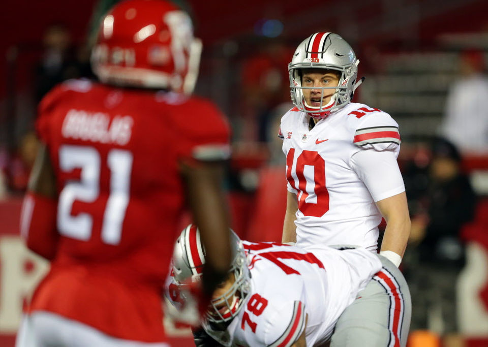 Joe Burrow Has Awesome Response to Being Pantsed on National TV During  LSU-Mississippi State