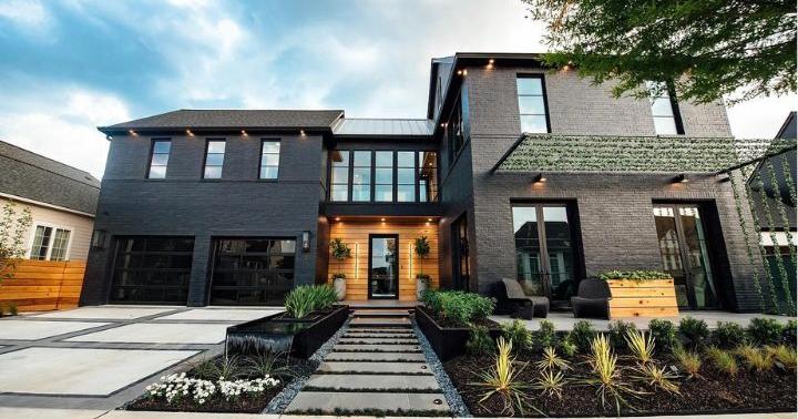$2.4M Baton Rouge home stands out with conversation pit, putting green ...