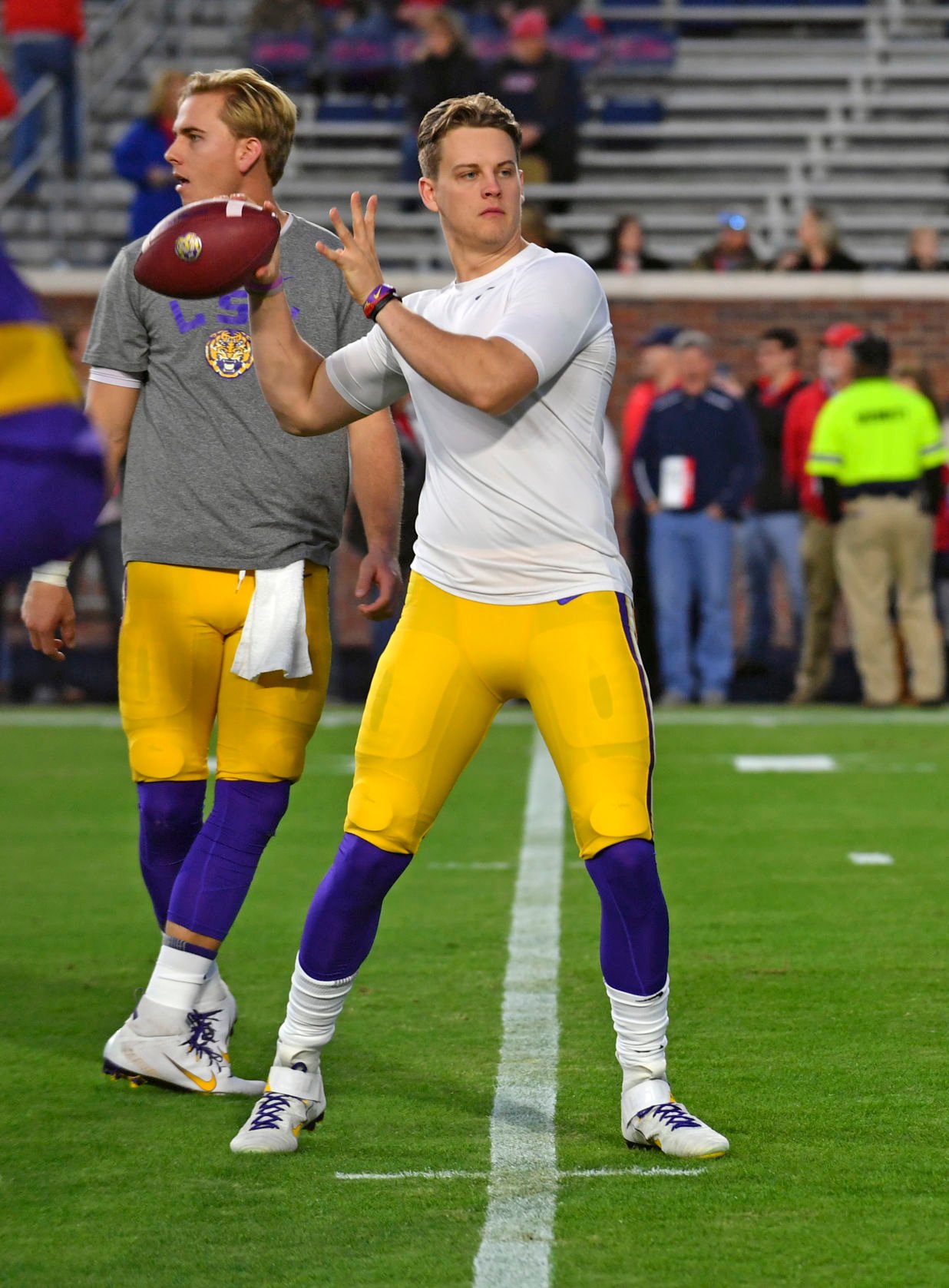 Our Best 9 Shots Of No. 9 Joe Burrow: See Record-breaking QB On And Off ...