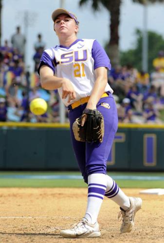 Bailey Landrys Huge Day Helps The Lsu Softball Team To An 8 0 Victory Over Arizona To Open The 