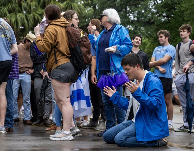 BR.lsuprotest.050424