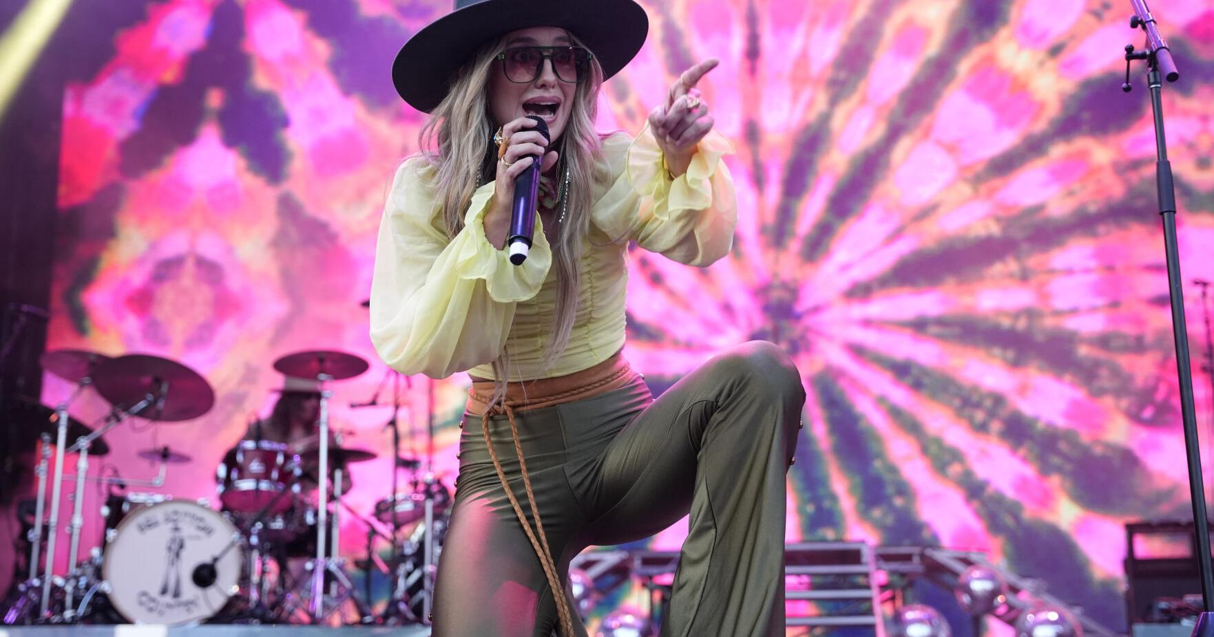 Don's miss Lainey Wilson, Peyton Manning on tonight's CMAs | Entertainment/Life - Vimarsana News