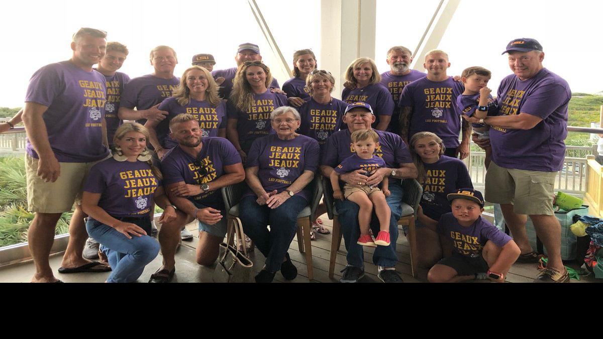 With matching 'Geaux Jeaux Jeaux' shirts, entire Joe Burrow gang looks  REALLY excited for LSU's season, LSU