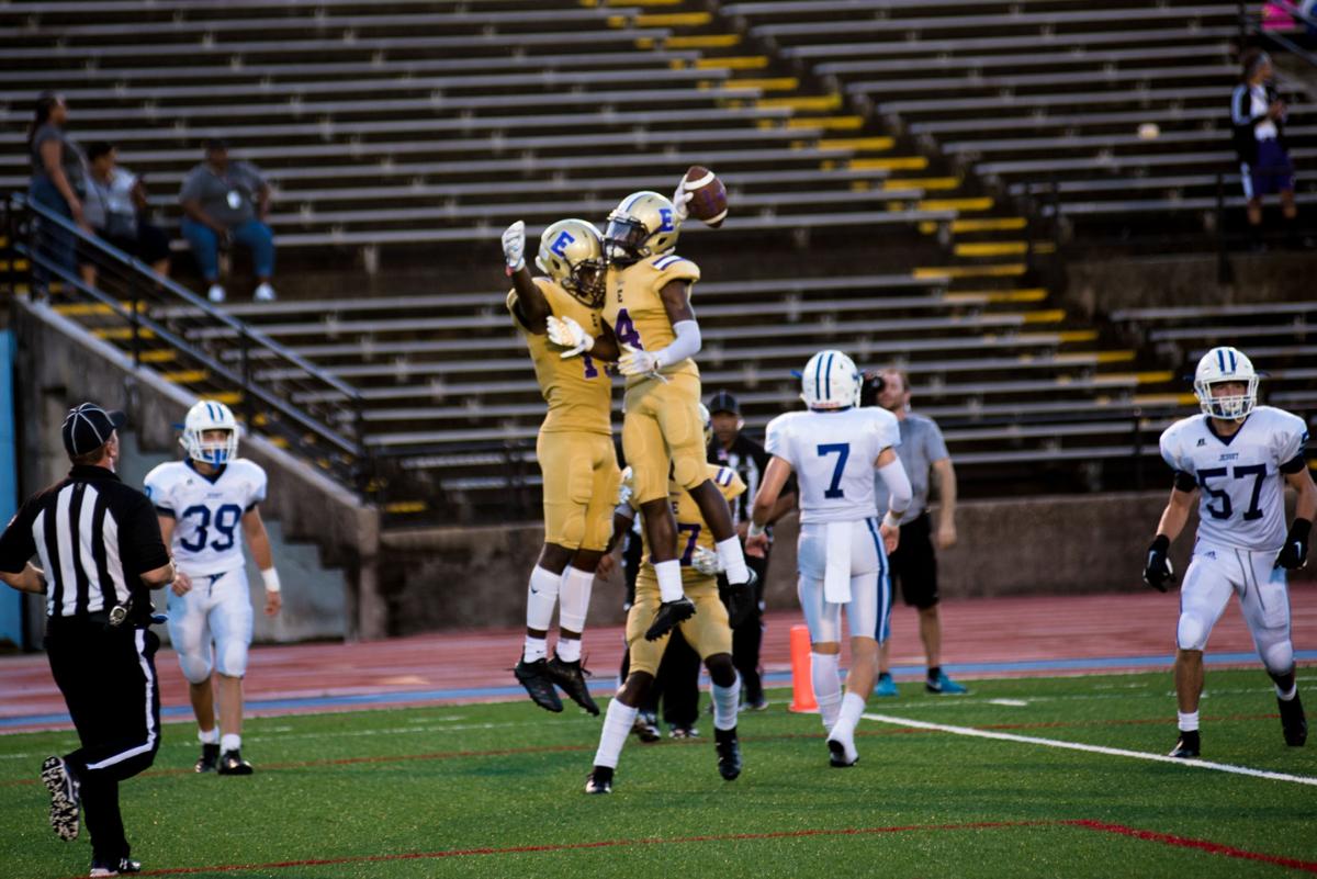 Photos Warren Easton Gets By Jesuit In Week 1 Thursday Night